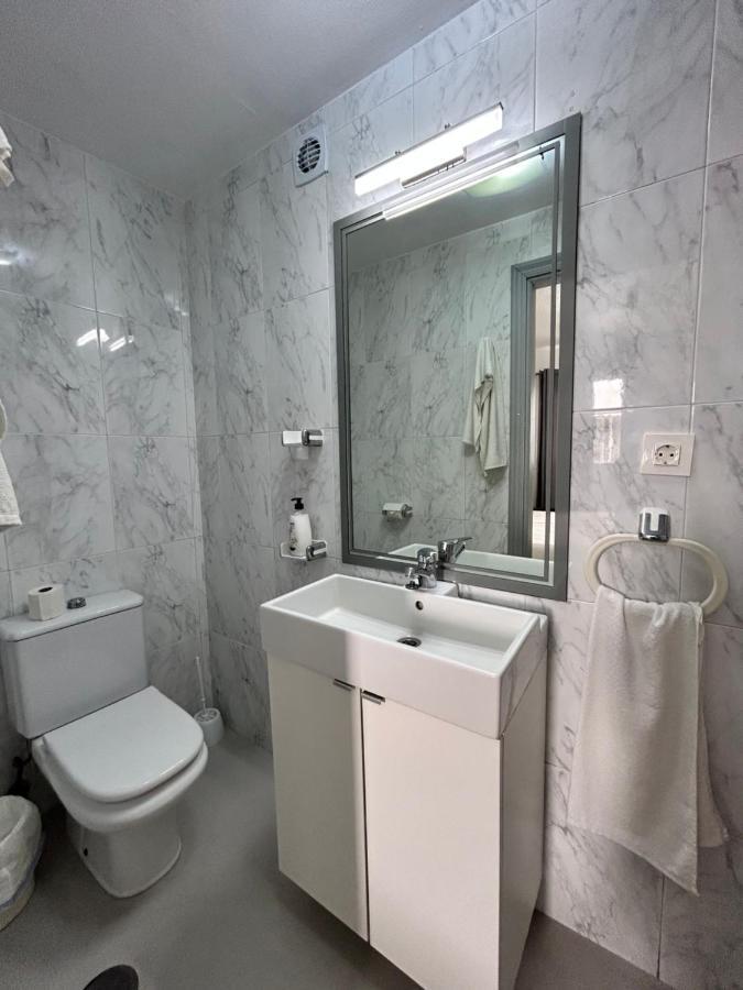 Hostal Berlin Марбеля Екстериор снимка