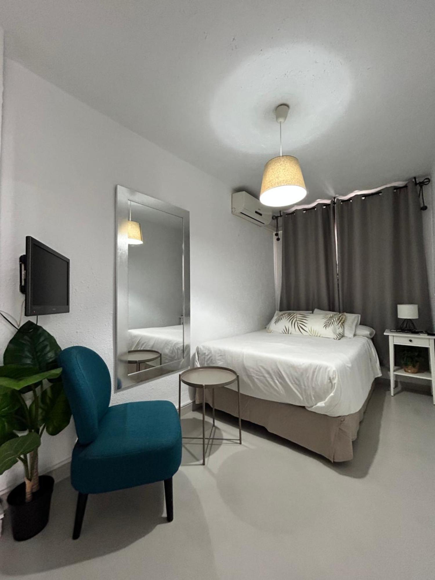 Hostal Berlin Марбеля Екстериор снимка