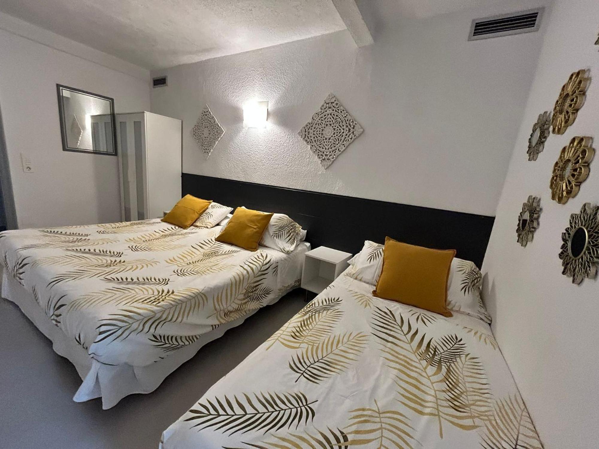 Hostal Berlin Марбеля Екстериор снимка
