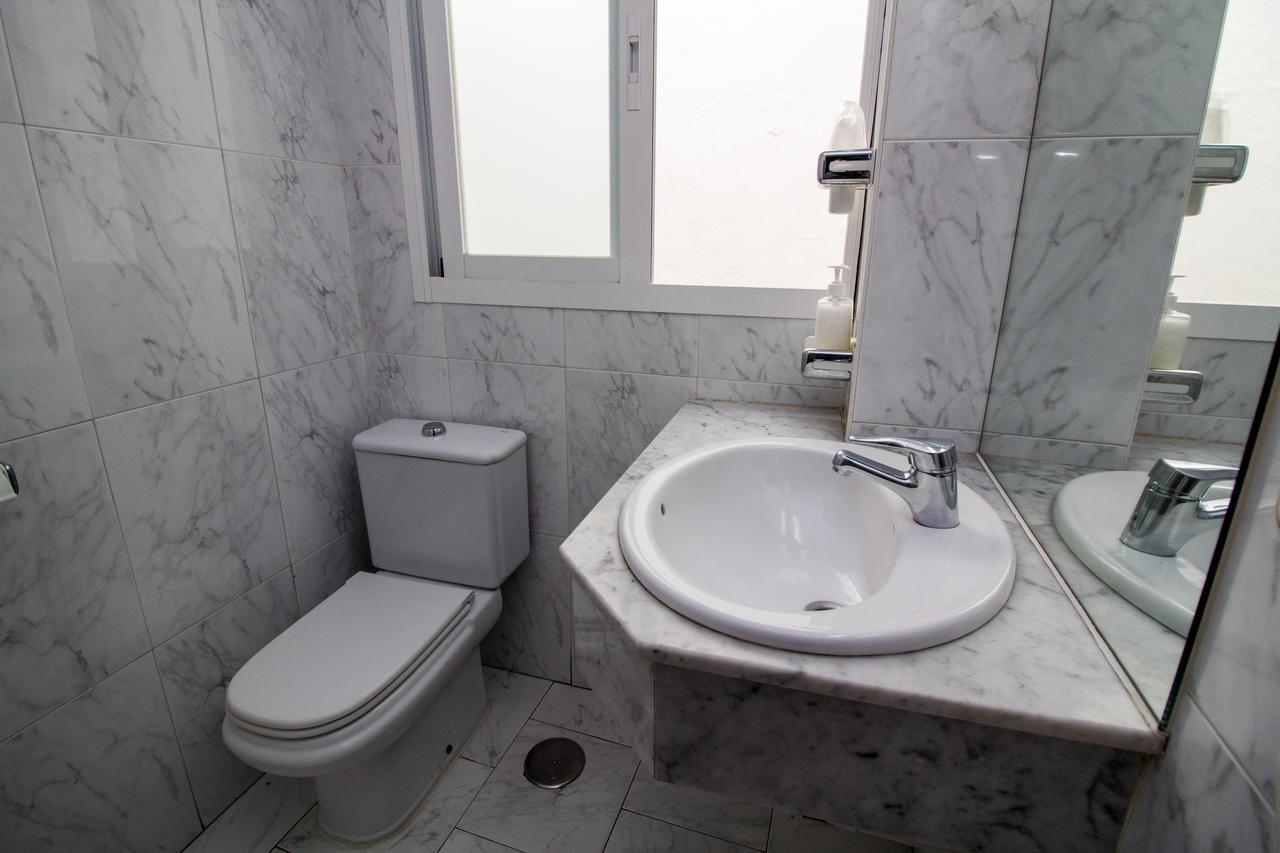 Hostal Berlin Марбеля Екстериор снимка